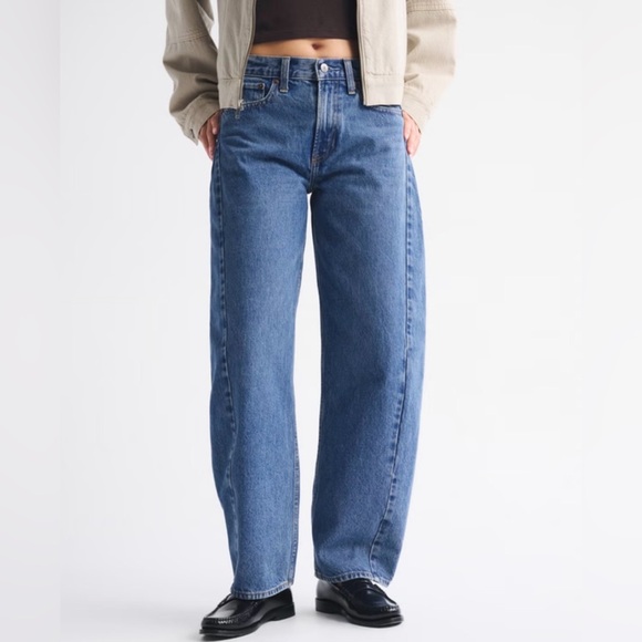 Abercrombie & Fitch Denim - Abercrombie & Fitch womens mid rise the barrel jeans size 29/8L